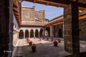 Monasterio-Sant-Pere-de-Casserras(lateral-claustro)
