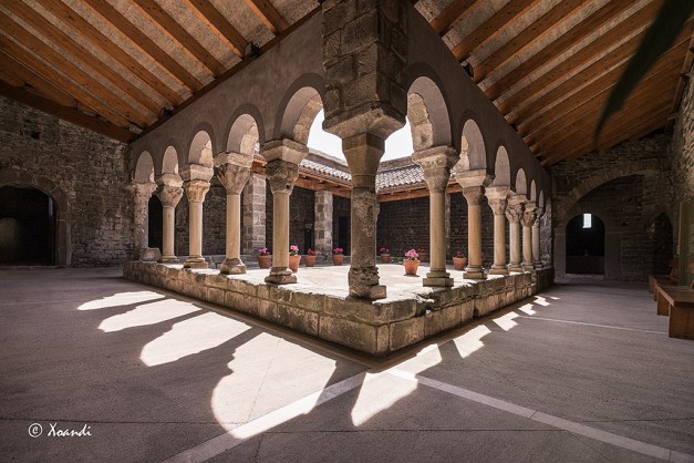 Monestir-Sant-Pere-Casserres-(claustro)